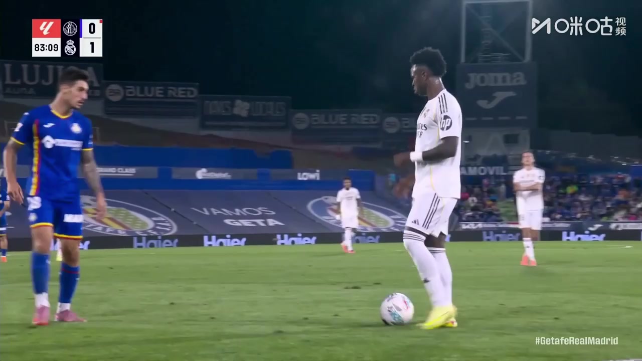 赫塔费再被罚下一人桑克里斯放倒维尼修斯两黄变一红被罚下